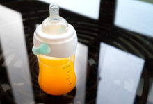 Glass Baby Bottles vs. Plastic Alternatives